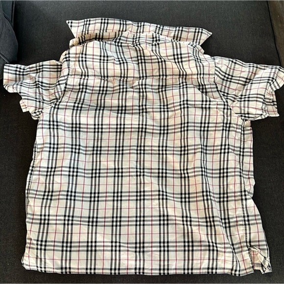Burberry Short-Sleeved Button Up - Picture 3 of 3